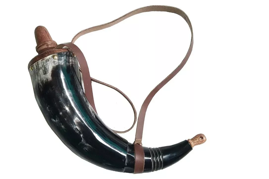 Muzzle-Loaders Powder Horn w/ Leather Strap - MZ1451 - Hunt Gear Supply